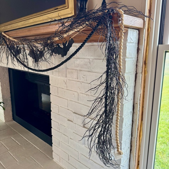 Spooky Glittery Halloween Garland - Picture 1 of 4